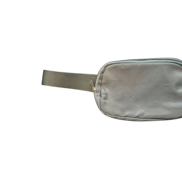 Fanny Pack Khaki Green Nylon w Gold Zipper 8x5"l" Adjustable Belt - Picture 2 of 8